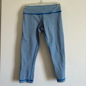 Lululemon Athletica Beaming Blue/White Striped Cropped Leggings size 4 EUC